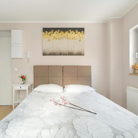 Stylowe I Eleganckie Studia Very Berry W Poznaniu By Noclegi Renters Ngoại thất bức ảnh