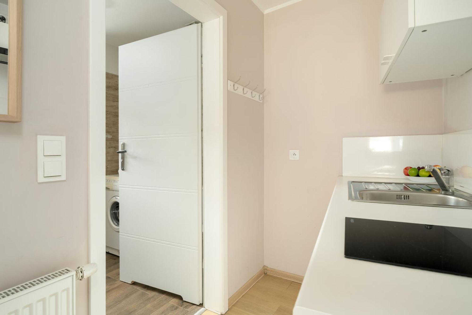 Stylowe I Eleganckie Studia Very Berry W Poznaniu By Noclegi Renters Ngoại thất bức ảnh